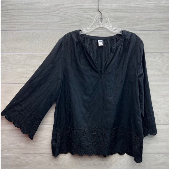 Old Navy Women’s Top - Picture 2 of 8